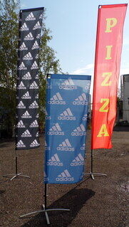 Nelikulmaiset liput Adidas
